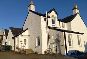The Old School - Image 4