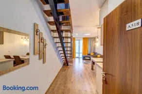 Skyday Penthouse Deluxe at Oak Residence - Image 4