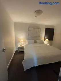 City Lights Retreats - 2 Bedroom, 1 Bathroom - Image 1