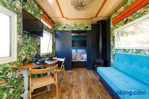 The Showman's Carriage w King Bed close to beach - Image 3