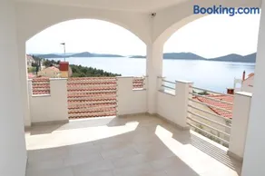 House with Sea View - Image 3