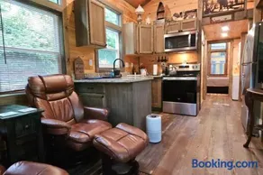 Amazing Mountain View Tiny House - Image 3