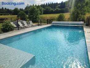 Maison avec piscine, jacuzzi et sauna - Image 4