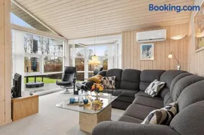 Holiday Home With Indoor Spa Near The Sea - Image 2