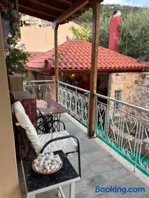 Spacious Holiday Home in Kiveri Argolida Greece - Image 4