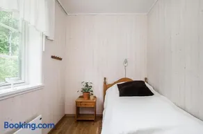 Solar Lake Cottage - Image 3