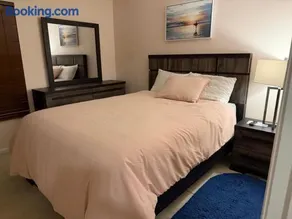 Beautiful Bed and Bath in South Charlotte - Image 2