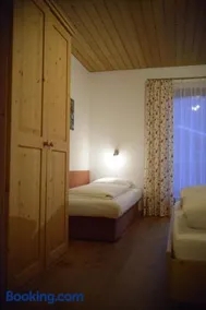 Haus Marta Wohnungen Zimmer - Image 3