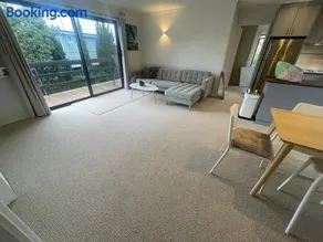 5 Bed Room Beachside Family Home - 50m to Beach - Image 2