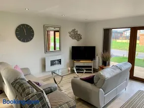 31 Cherry East Riding of Yorkshire Hot Tub & Fishing - Image 2