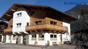 Appartement Catrin mit Sauna und E-Ladestation im Ski- und Wandergebiet Hochzillertal - Image 2