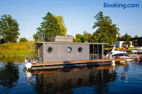 Houseboat- dom na wodzie z sauną i możliwością pływania - Image 1