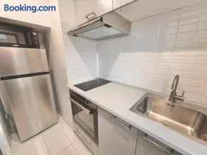 2 Bedrooms, TV & Wifi - Image 5