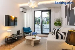 Urban Rooftop Apartment - Image 3