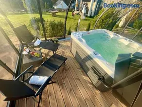 Osada Skoczkowo komfortowe domki z prywatnymi jacuzzi nad jeziorem- sauna- balia-staw wędkarski-basen z podgrzewaną wodą! - Image 4