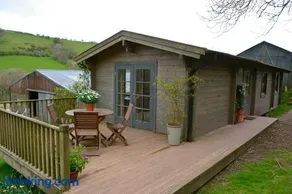 Log Cabin - Image 2