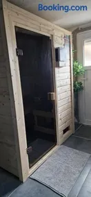 Quiet place with sauna - Image 3