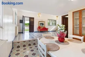 Villa con jardín y terraza | Vistas al jardín - Image 3