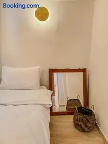 Ανακαινισμένο σπίτι με ιδιωτική αυλή - Image 4