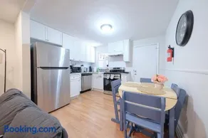 2BR w private patio in Ironbound NYC, EWR, MetLife - Image 1