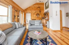 The Treehouse at the Rustic Retreat - Image 4