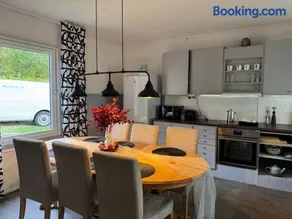 villa med 4 sovrum högst upp på stor gård - Image 1