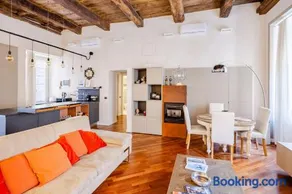 Kindness Art Apartment Arona Historic Center 110sqm Private Parking - Image 2