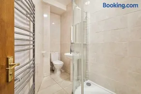 Host & Stay - Queens Road - Image 4