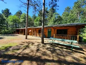 Crossroads motel & cabins - Image 1