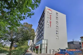 Fancy Hotel - Image 4