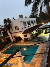 HAUS EDELWEISS, Casa Quinta en Monte Grande, Bs As, EZEIZA AIRPORT, GARDEN, SWIMMING POOL - Image 1