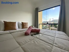 Casa nova e ampla, completa para sua hospedagem - Image 2