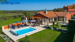 Activity villa Marula with outdoor pool in Buje - Image 1