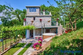 La casetta nel bosco - Hot tube, Sauna, AC and Free Park - Image 2