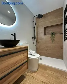 Apartamento temporal cómodo y moderno para estancias personales o profesionales - Image 1