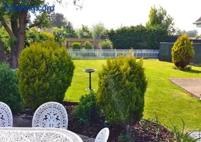 Stunning Holiday Cottage nr Skegness in Sunny Chapel St Leonards Just mins from the Beach & Attractions - Perfect for Couples & Family's who love to Relax but want Exciting Adventures nearby! Large Pet Friendly garden! - Image 4