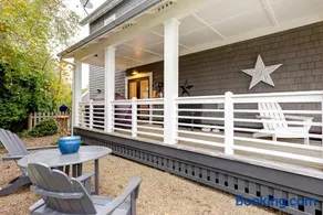 Beaches-N-Cream: Dog Friendly and Private Hot Tub - Image 4