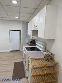 Stylish 3BR Revere Home Sleeps 8 Near Boston, Revere Beach and Airport - Image 5