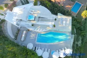 Luxury Villa with Jacuzzis near Puerto Banús - Image 4