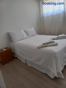 Suíte privativa na Barra da Tijuca proxima à praia - Image 1