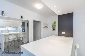 House Moderna - Image 5
