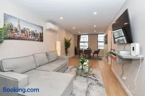 Luxury Five BR Chic Duplex in the Heart of Soho - Image 4