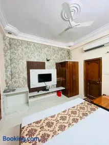 Hotel Natraj Palace - Image 4