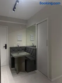 Studio 44 Luxo Design Com Closet, Office e Ar - Image 5