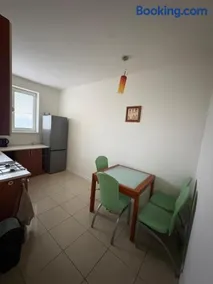 Byt v centre mesta s výhľadom na pešiu zónu - Image 4