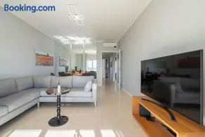 Bright And Modern 2 Bed Apartment - Image 4
