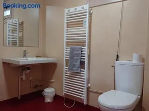 Gîte 20 PMR - Confort et Accessibilité au Cœur du Parc des Volcans d'Auvergne - Image 3