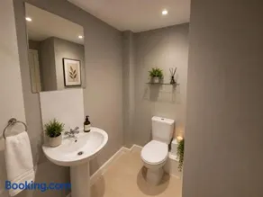 Primrose Manor - Image 3