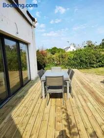 Maison rénovée avec charme, proche des plages - Image 1