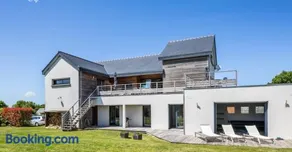 Villa d'architecte piscine intérieure 12 personnes - Image 1